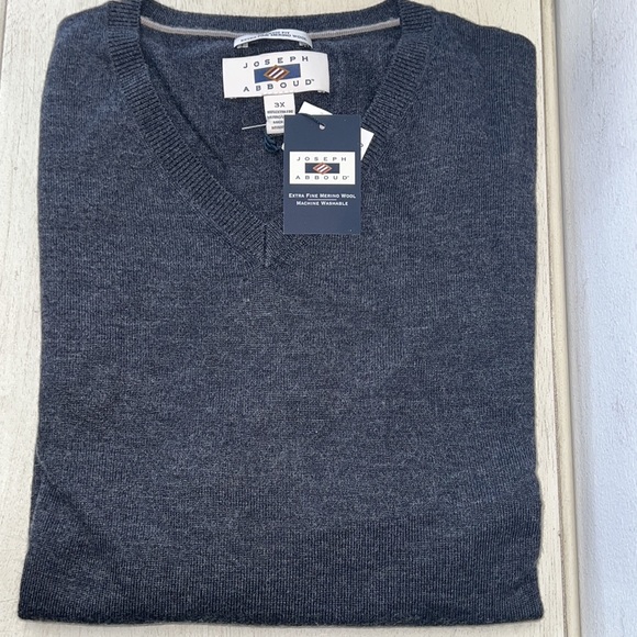 NWT - Joseph Abboud BIG and Tall Merino Wool V-Neck Sweater, Charcoal - Size 3X - Picture 4 of 9